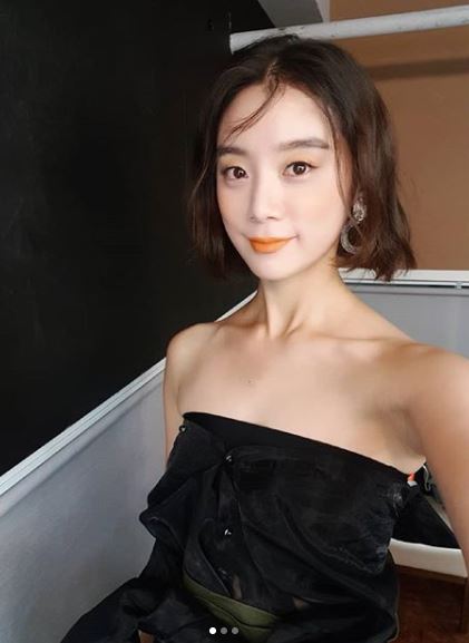 원더걸스 출신 혜림, 어깨 드러낸 화보 촬영 인증샷 눈길 ‘쇄골 미인 탄생’ | 일요신문