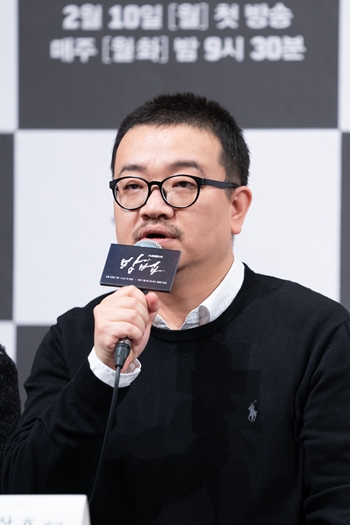 '부산행' 연상호도 '안방행'…TV로 무대 옮기는 영화감독들 왜?