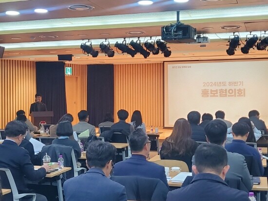 [경남도] ‘<b>홍보</b> 협업의 정석’으로 <b>홍보</b>의 지평 넓혀 外