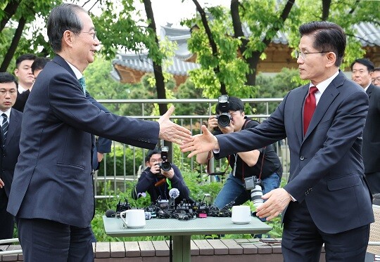 툭하면 급부상한 용병 쓰니…<b>국민의힘</b> 단일화 진통 그 기저엔