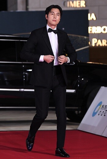 '<b>혼외자 논란</b>' <b>정우성</b>, 광고부터 영화상 참석까지 '활동 기지개'