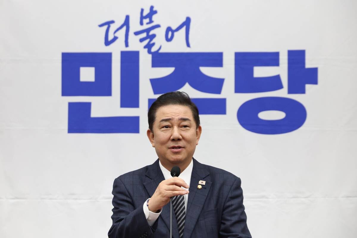 김병기 "<b>홈플러스</b> 정상화 방안 신속 추진할 것"