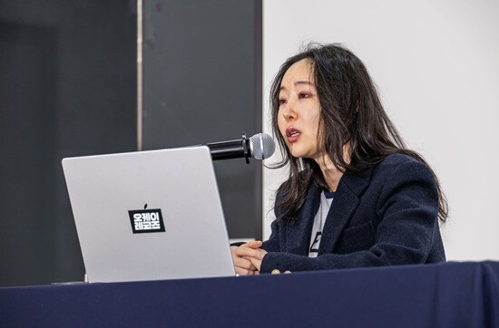 기일 미루고, 소송대리인 사임하고...하이브 레이블 vs 민희진 전쟁은 왜... - 뉴스 썸네일 이미지