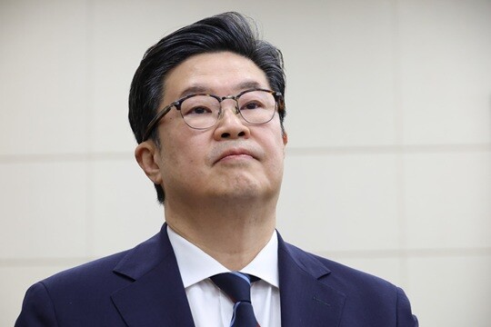 MBK 국내 바이아웃 '엑시트 장기전'...수익률 뒷걸음·평판 부담 어쩌... - 뉴스 썸네일 이미지
