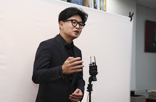 Photo: 일요신문 Police Review Academic Allegations Against Daughter of Lawmaker Han Dong-hoon